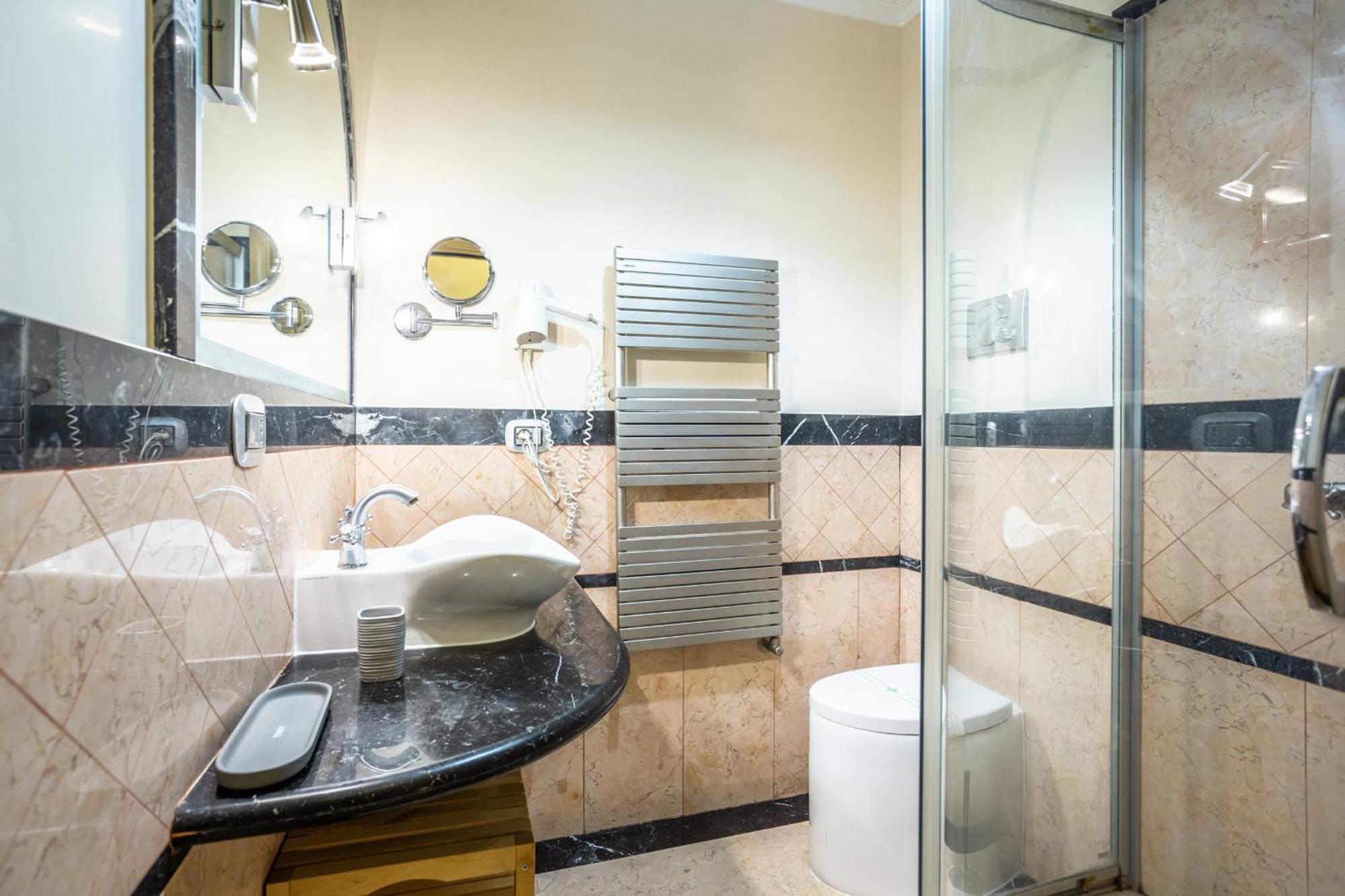 Luxury Inn Opera Roma Eksteriør bilde