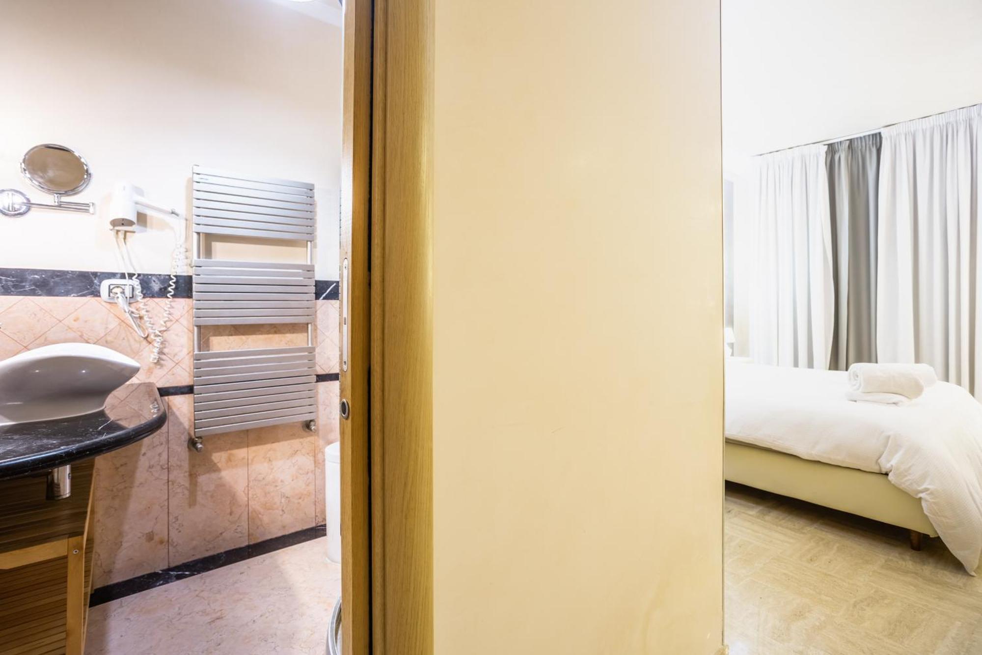 Luxury Inn Opera Roma Eksteriør bilde